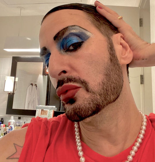 Venda de sombras coloridas aumenta na quarentena - mas por que?