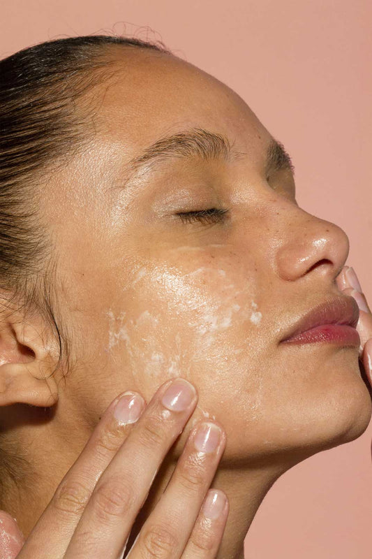 Vou retirar as propriedades do Bálsamo Demaquilante ao lavar o rosto?