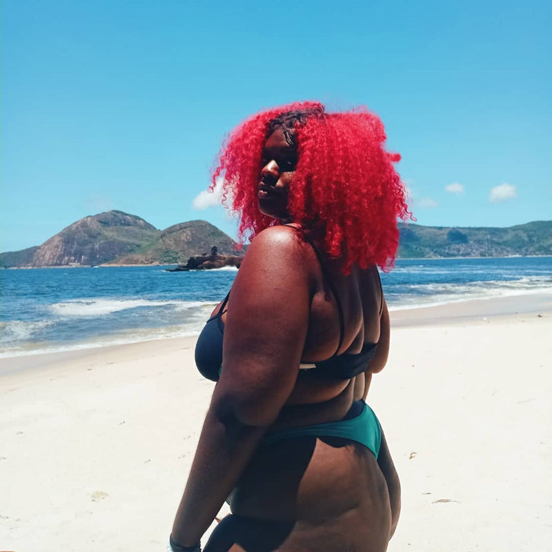 #grandesgostosas: Livia Moreira à beira-mar