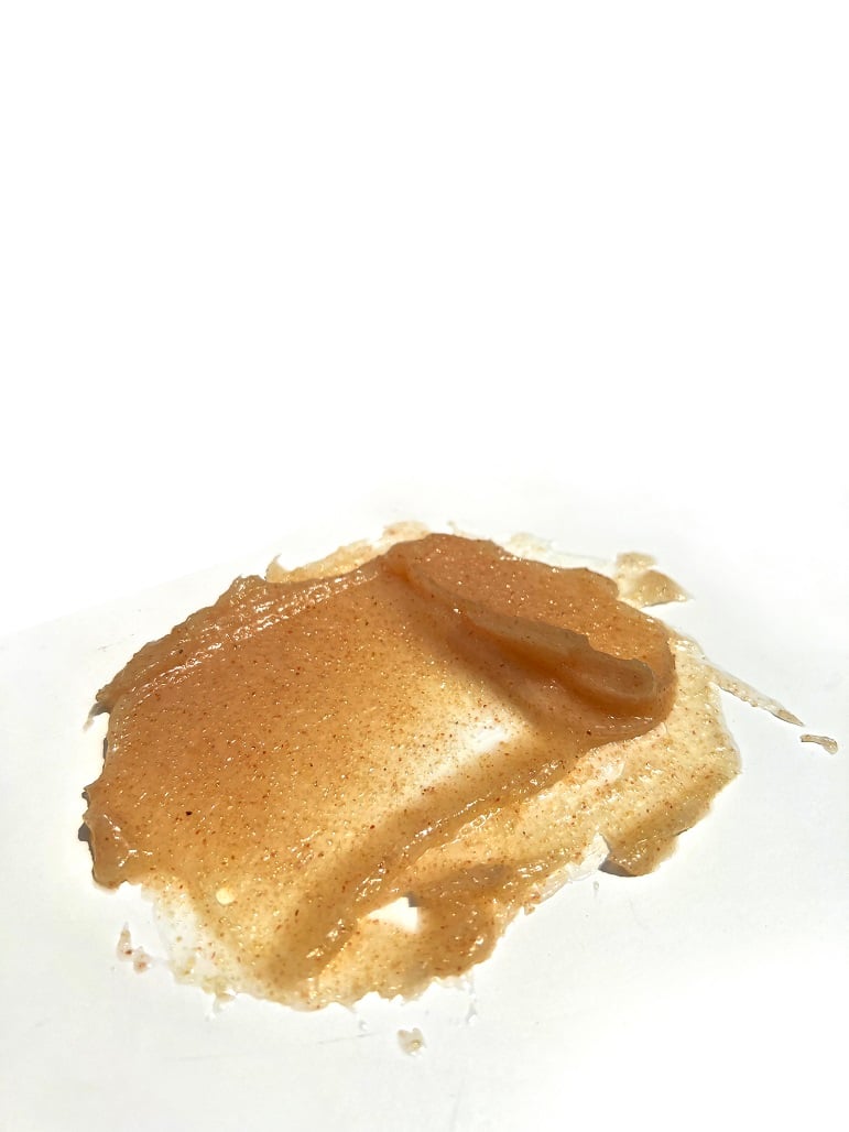 Esfoliar a pele do corpo antes da depilação é legal?