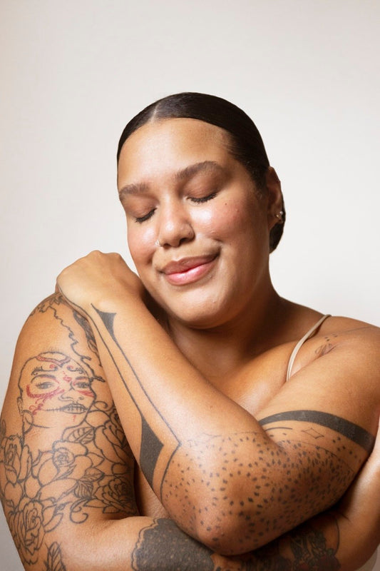 Tatuagem: como cuidar e manter com o Hidratante Reparador