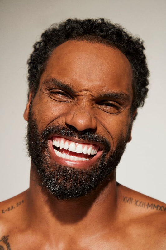 Sérum Uniformizador: uniformiza o tom, mas sem clarear a pele negra