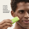 Bastão Antioleosidade Sallve aplicado no rosto – redução imediata do brilho e 12h de controle de oleosidade