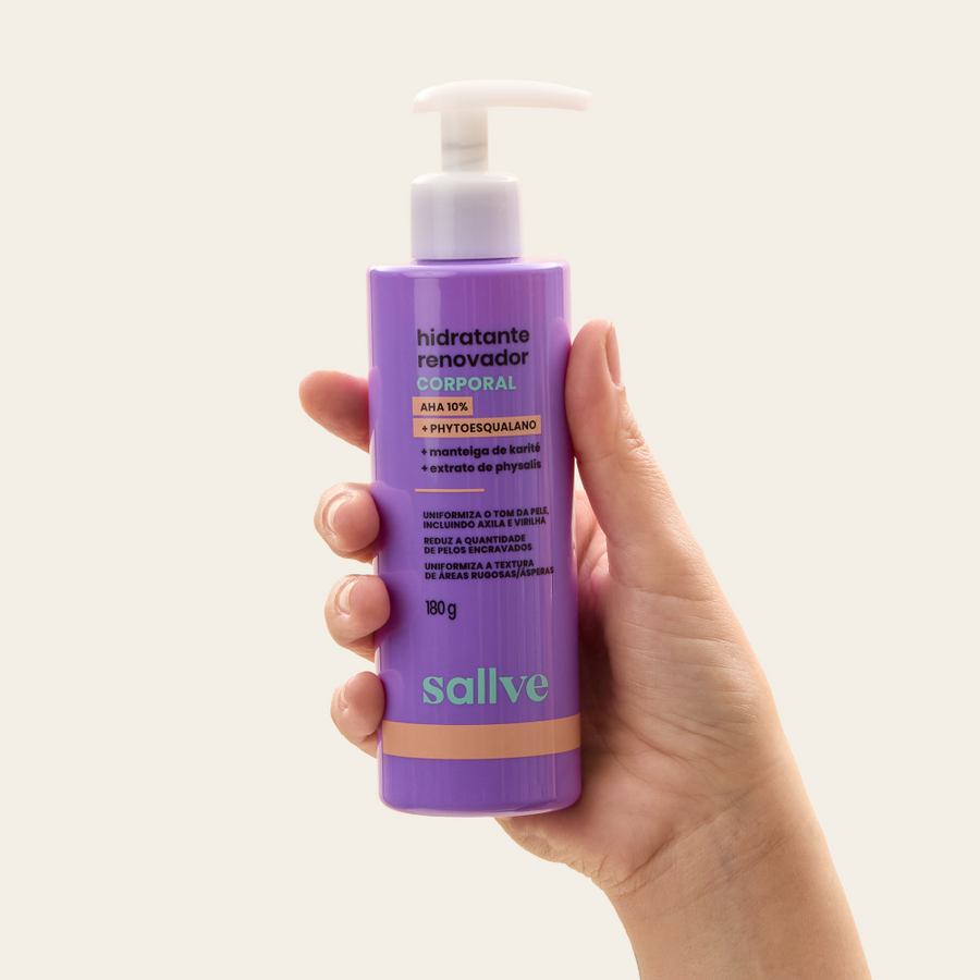 Hidratante Renovador Corporal Sallve 180g na mão – frasco com pump para esfoliação química corporal