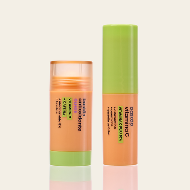 Dupla Vitamina C em Bastão Sallve – Bastão Vitamina C Pura 10% e Bastão Antiolheiras Antioxidante lado a lado
