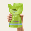 Refil do Limpador Antioleosidade Sallve 240ml na mão – sachê refil para reabastecer o frasco de 300ml
