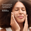 Limpador Facial Sallve aplicado no rosto – gel-espuma sem sulfatos com limpeza profunda até para as peles mais sensíveis