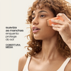 Protetor Solar Bastão com Cor Antimanchas FPS 90 Sallve aplicado no rosto – suaviza as manchas enquanto protege do sol, com cobertura média