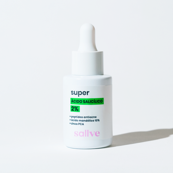Frasco branco do Super Ácido Salicílico 2% da Sallve. Fórmula com peptídeo antiacne, ácido mandélico 10% e zinco PCA para tratamento de cravos, espinhas e controle da oleosidade.