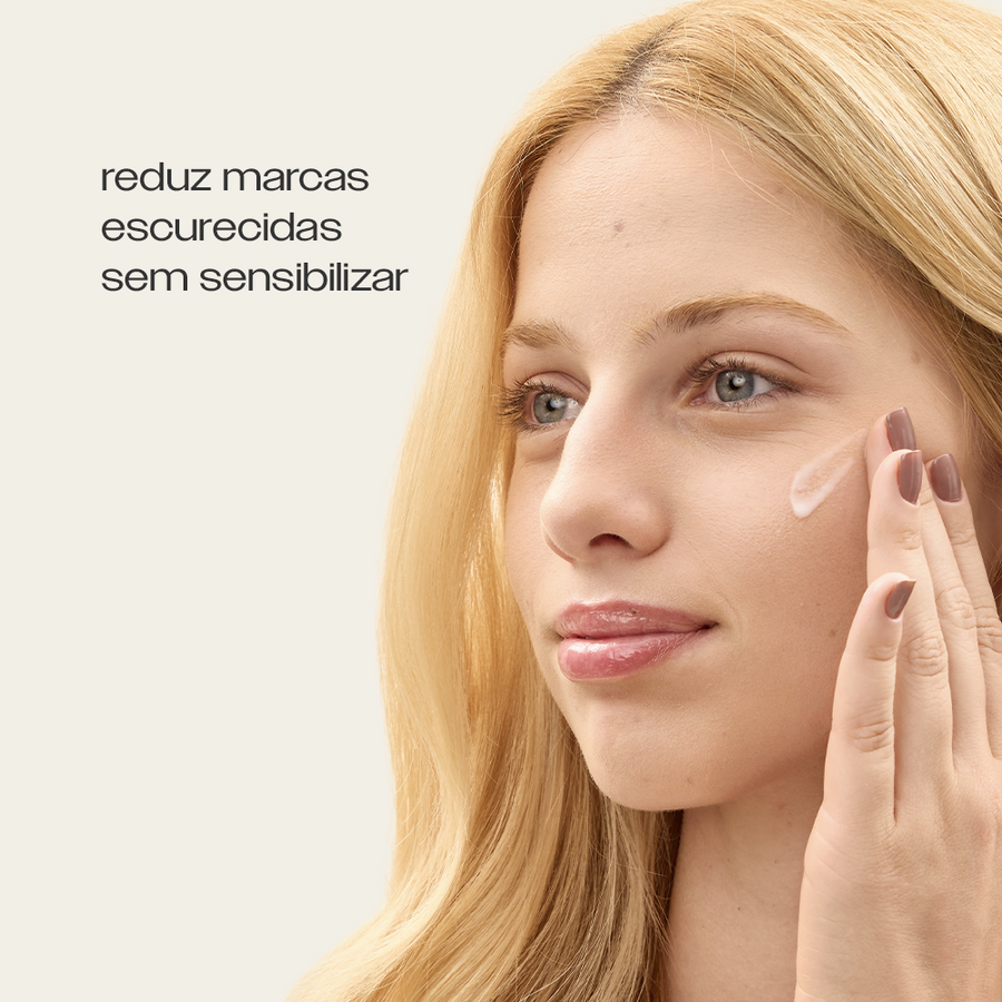 Sérum Uniformizador Sallve aplicado no rosto – reduz marcas escurecidas sem sensibilizar a pele