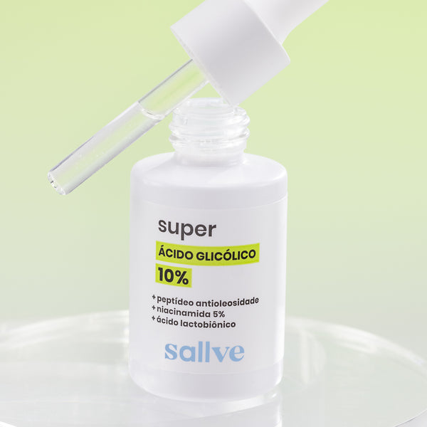 Frasco aberto do Super Ácido Glicólico 10% da Sallve com conta-gotas, textura leve do sérum.